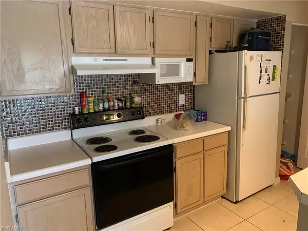 $1,700 | 4710 St Croix Lane, Unit 238, Naples, FL 34109