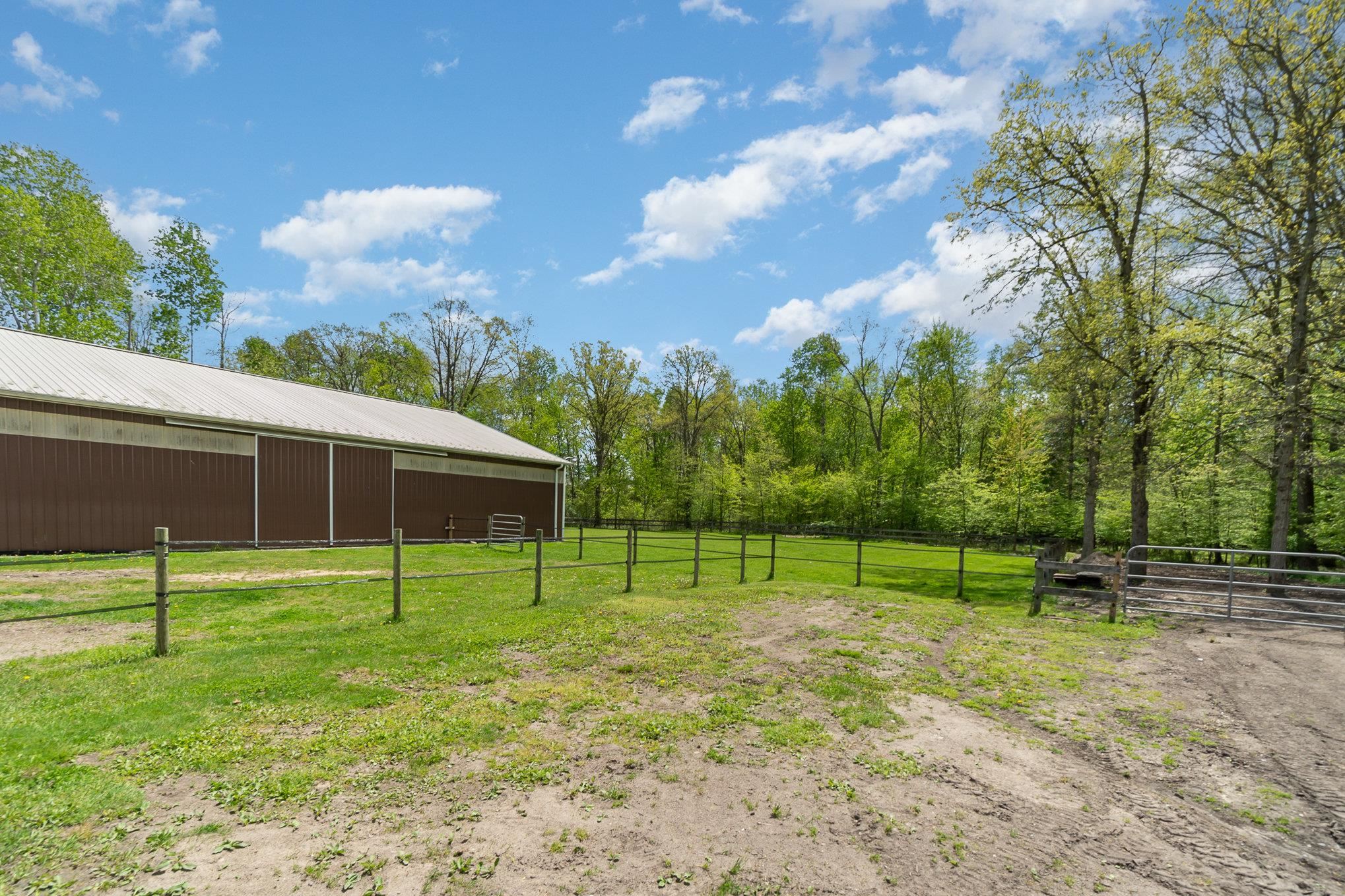 799 West River Road Auburn, MI 48611 - Photo 39 of 56