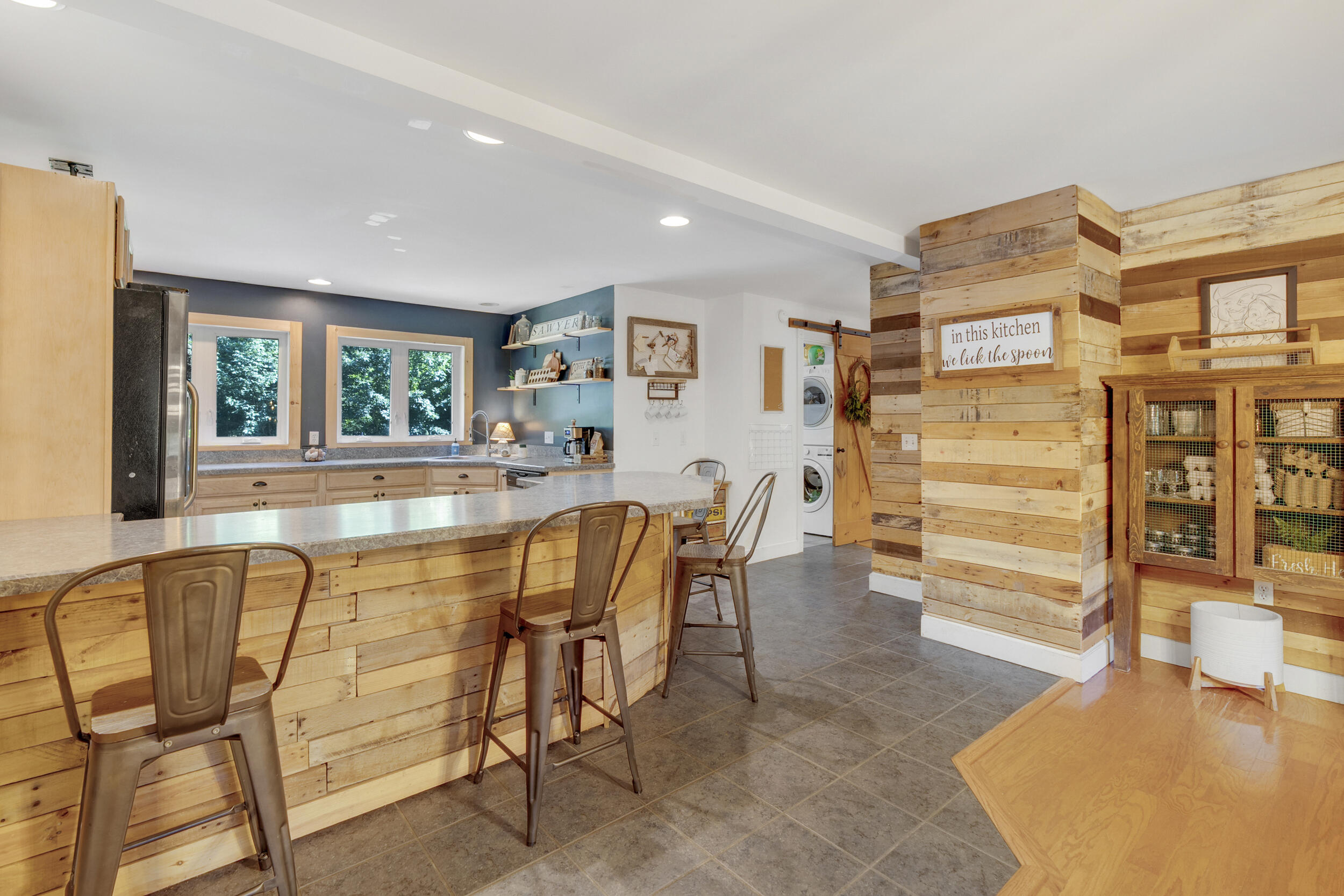 11 Read Road Windham, ME 04062 - Photo 5 of 73 34_11read-32