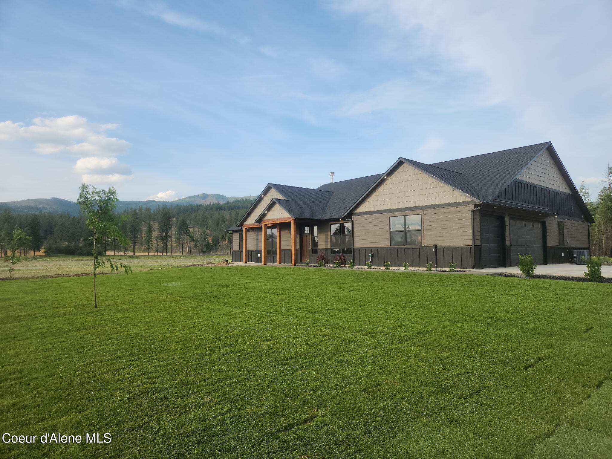 969 Flying Geese Way Blanchard, ID 83804 - Photo 1 of 25 Front of House