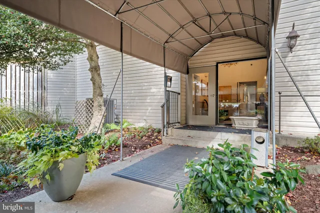 $550,000 | 1706 North Park Drive, Unit 6, Wilmington, DE 19802