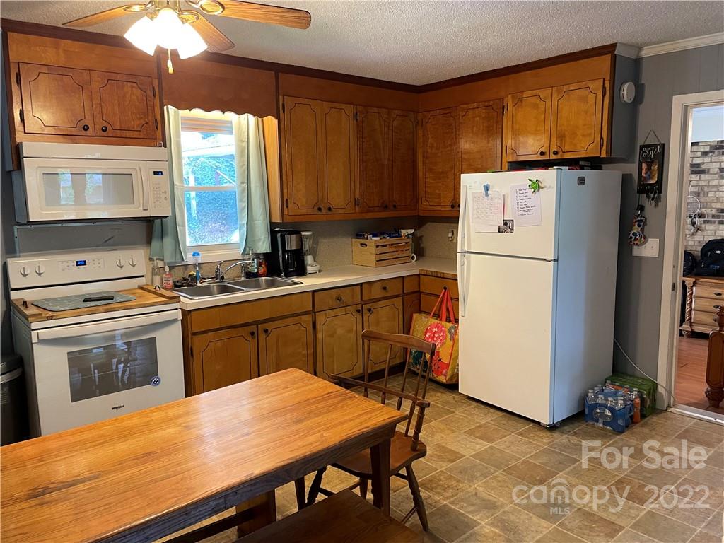 536 Oak Road Norwood, NC 28128 - Photo 4 of 19 Gallery Image 4