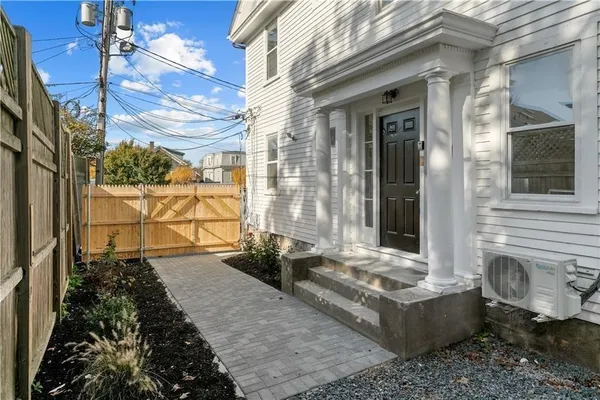 $4,500 | 131 Broadway, Unit 2, Newport, RI 02840