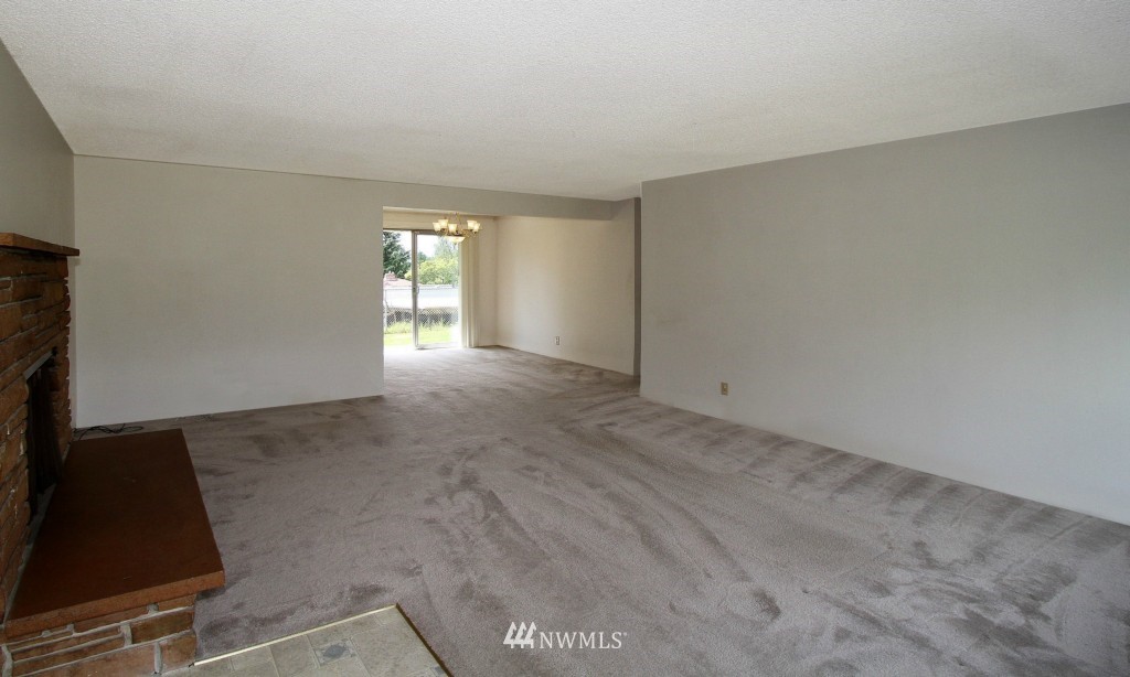 823 Monroe Avenue Northeast Renton, WA 98056 - Photo 5 of 21 Gallery Image 5