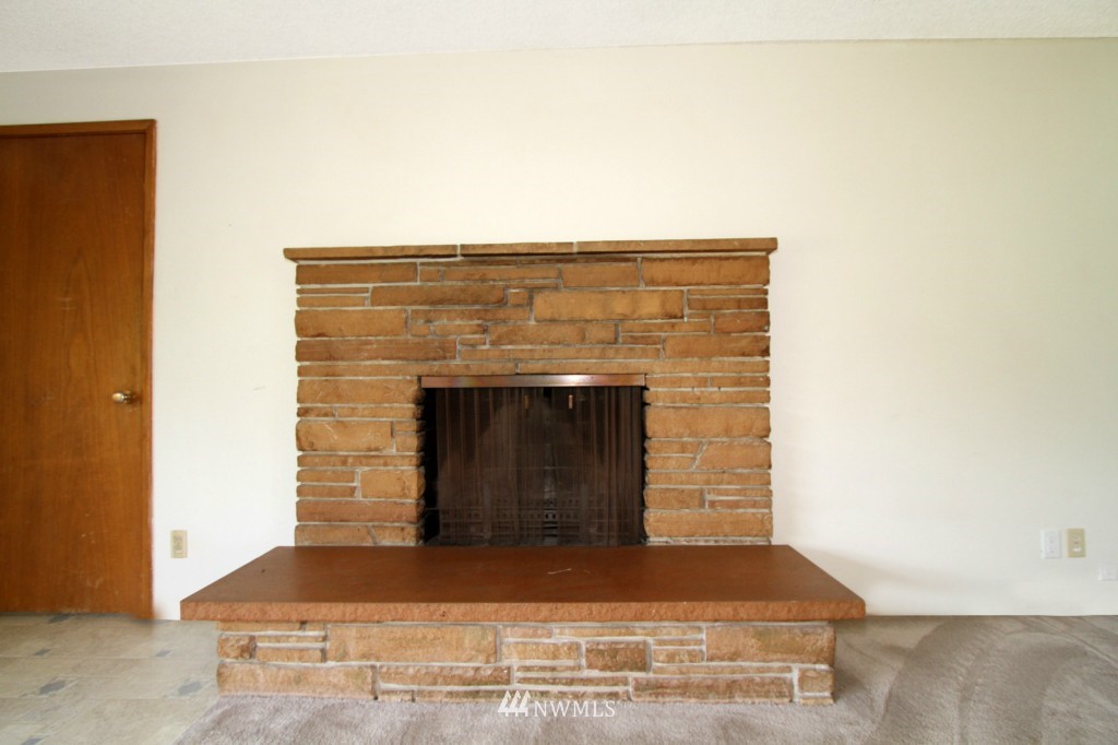 823 Monroe Avenue Northeast Renton, WA 98056 - Photo 7 of 21 Gallery Image 7