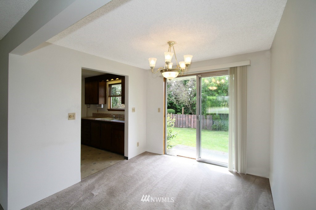 823 Monroe Avenue Northeast Renton, WA 98056 - Photo 8 of 21 Gallery Image 8