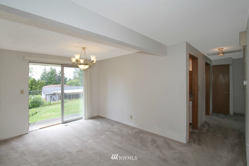 823 Monroe Avenue Northeast Renton, WA 98056 - Photo 9 of 21 Gallery Image 9