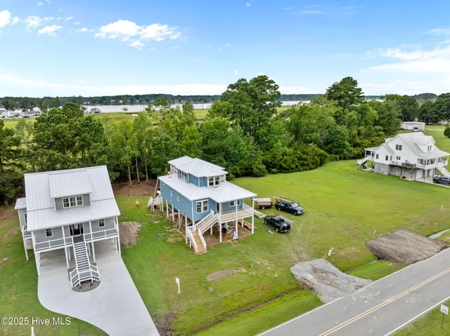 $537,950 | 3204 Whichards Beach Road, Chocowinity, NC 27817