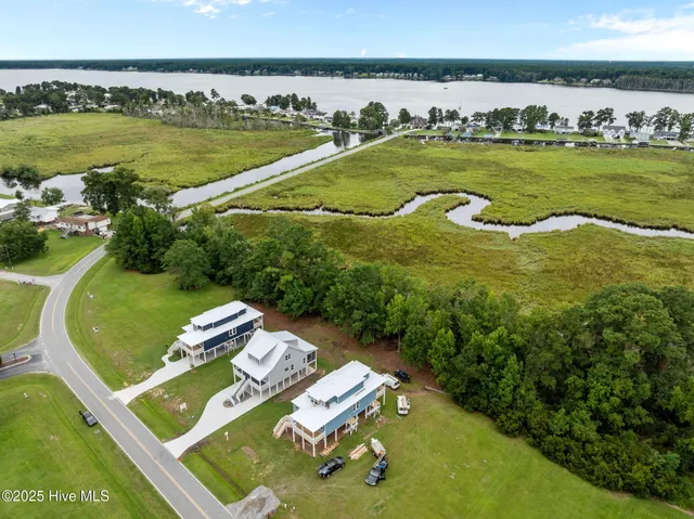 $537,950 | 3204 Whichards Beach Road, Chocowinity, NC 27817