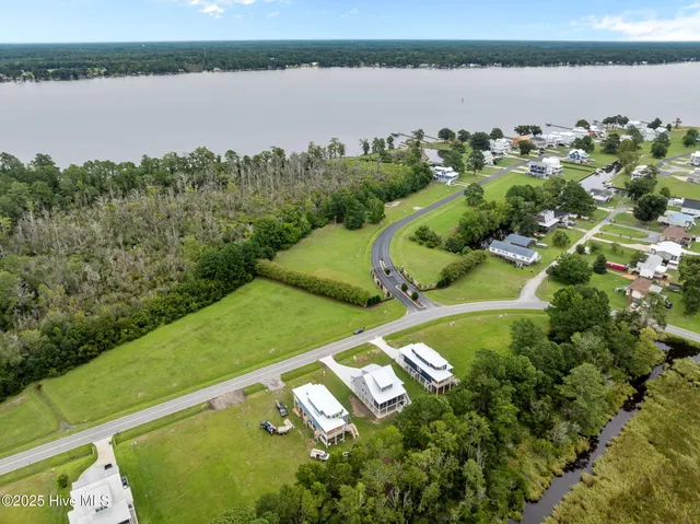 $537,950 | 3204 Whichards Beach Road, Chocowinity, NC 27817