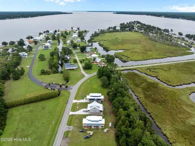 $537,950 | 3204 Whichards Beach Road, Chocowinity, NC 27817