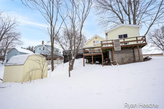 $189,900 | 213 East Lytle Street, Ionia, MI 48846