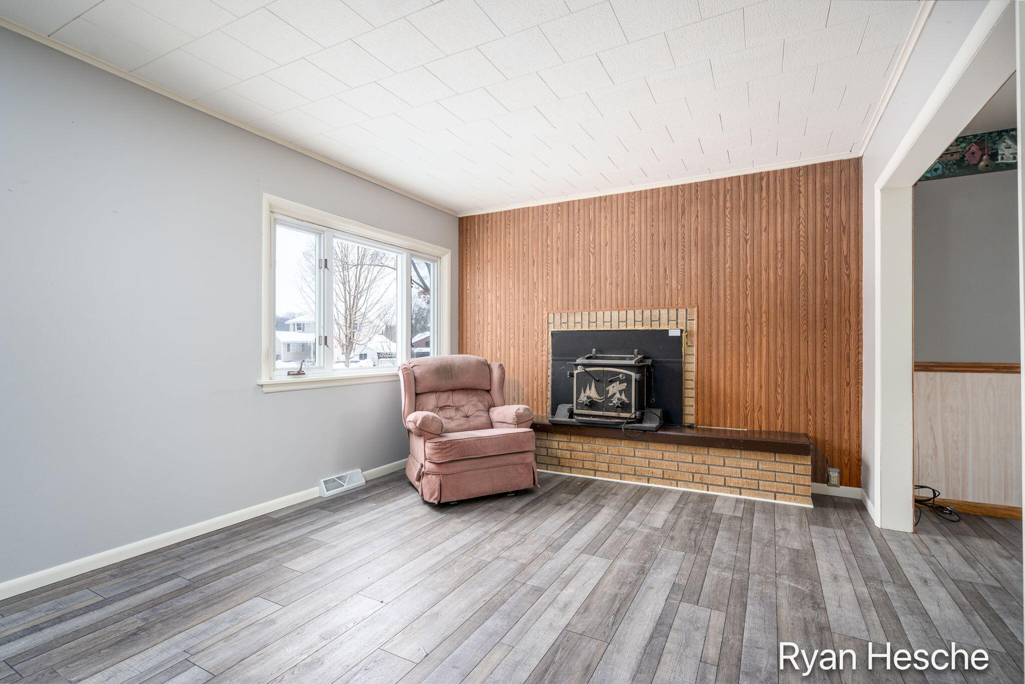 213 East Lytle Street Ionia, MI 48846 - Photo 4 of 33 11-web-or-mls-213 E Lytle St-11