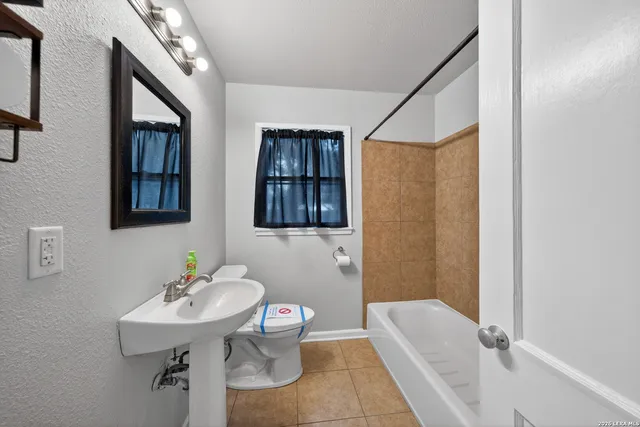 $1,475 | 408 Aviation Avenue, Schertz, TX 78154