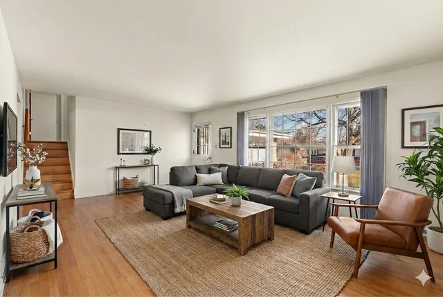 $369,900 | 558 Birchwood Road, Frankfort, IL 60423