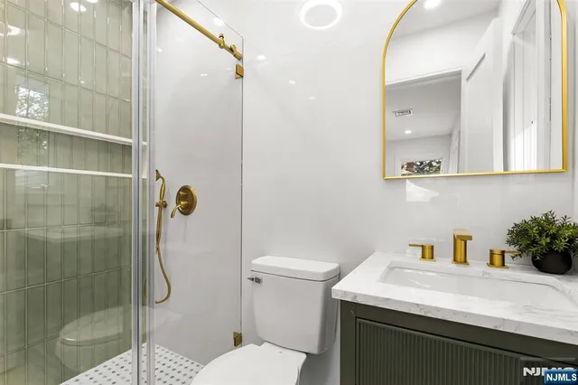 $1,349,000 | 7 Chestnut Place, Ho-Ho-Kus, NJ 07423