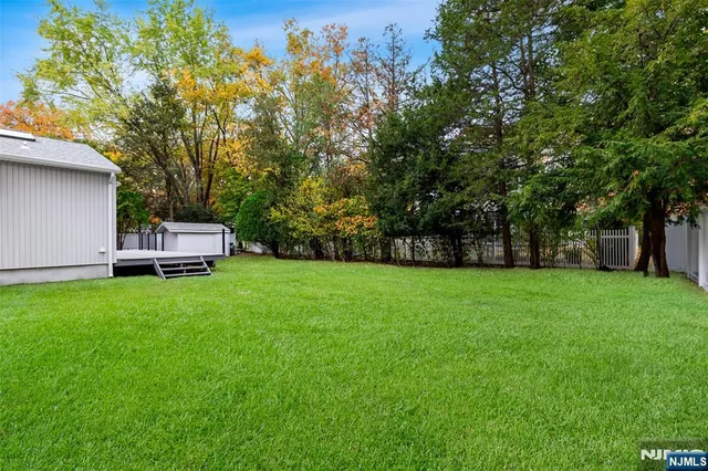 $1,349,000 | 7 Chestnut Place, Ho-Ho-Kus, NJ 07423