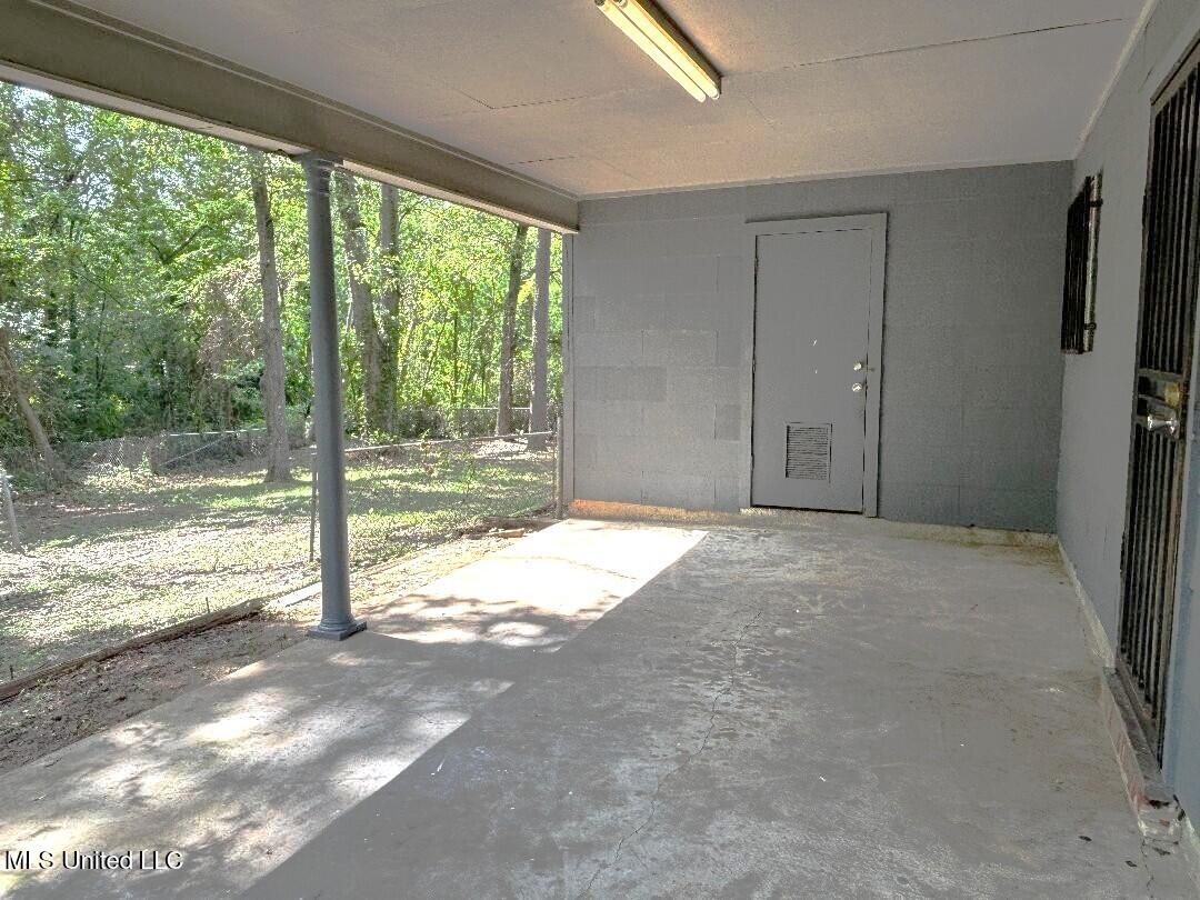 2698 Key Street Jackson, MS 39212 - Photo 13 of 14 keycarport