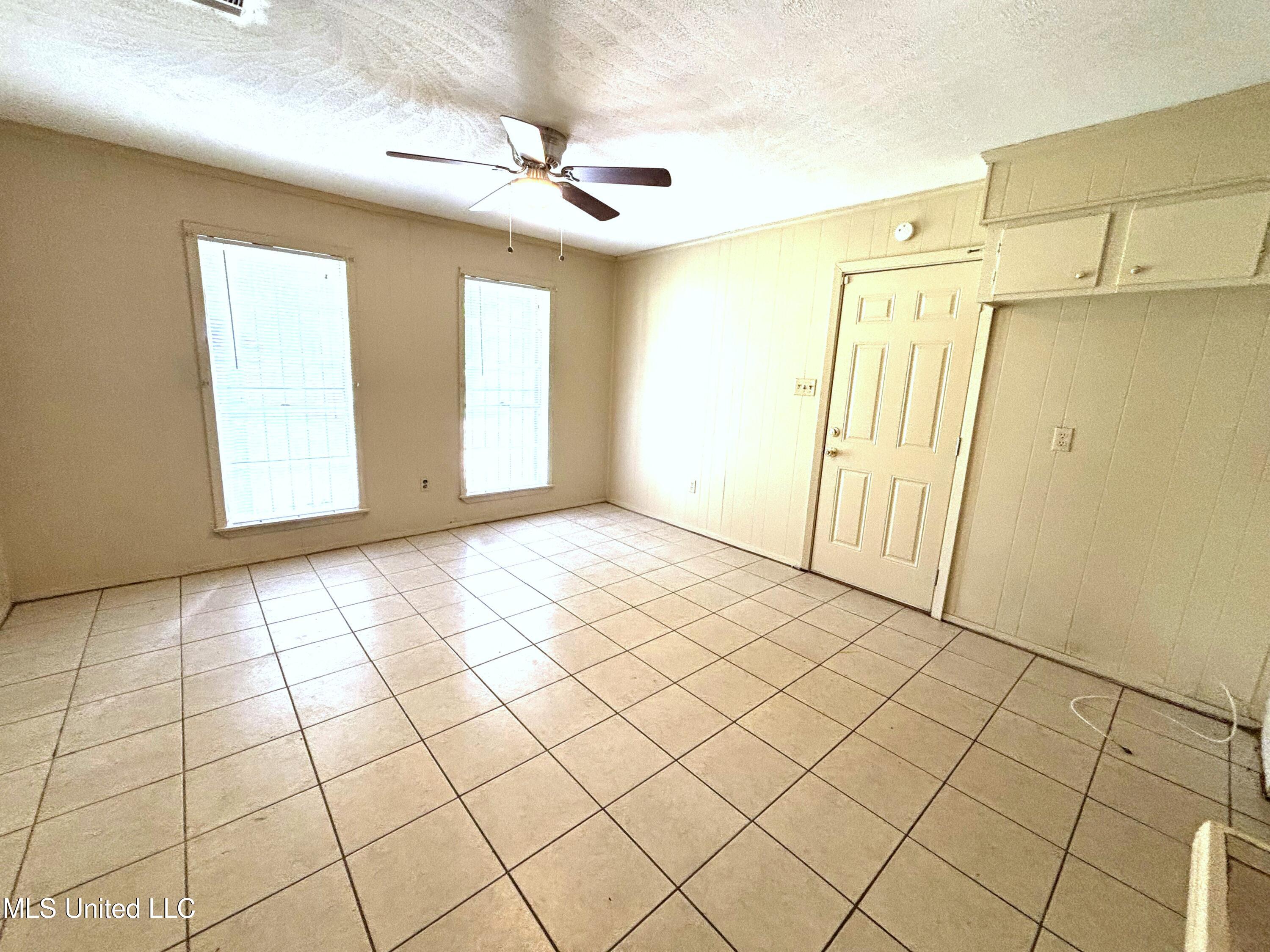 2698 Key Street Jackson, MS 39212 - Photo 6 of 14 keydining