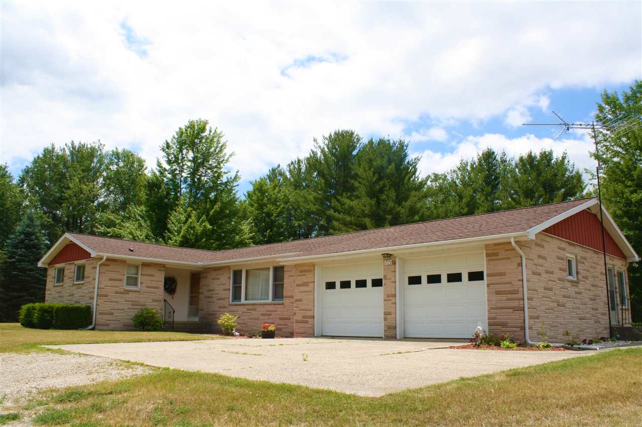 715 North Hockaday Road Gladwin, MI 48624 - Photo 2 of 24 1820159-1.JPG