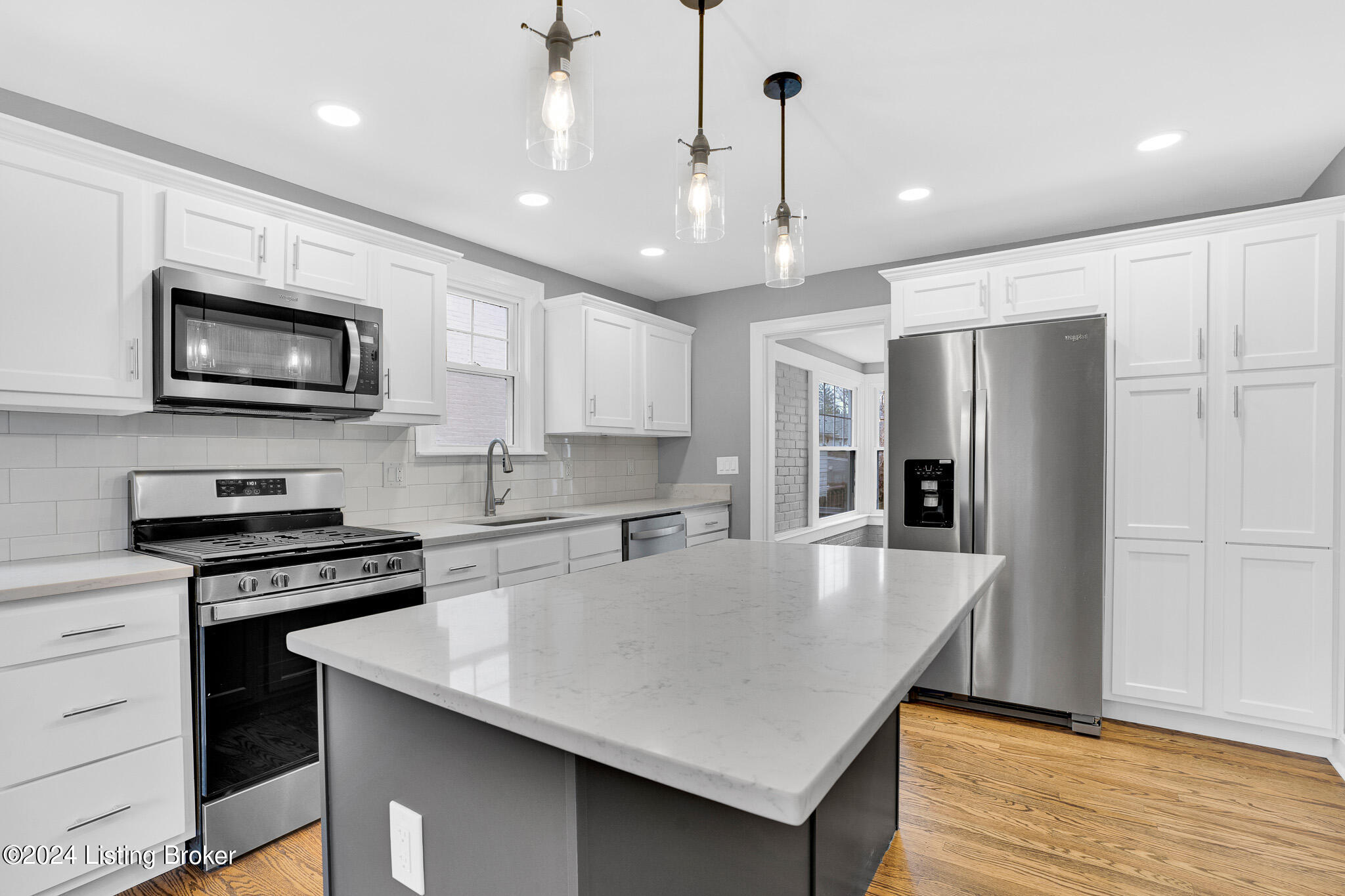 3230 Lexington Road Louisville, KY 40206 - Photo 8 of 25 DSC00560