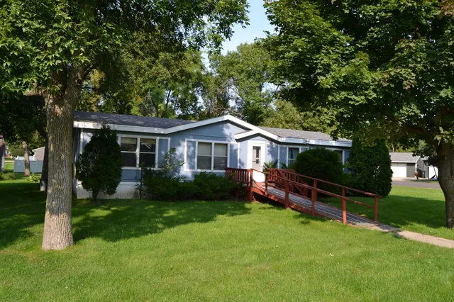 $75,000 | 106 King Street, Hendricks, MN 56136