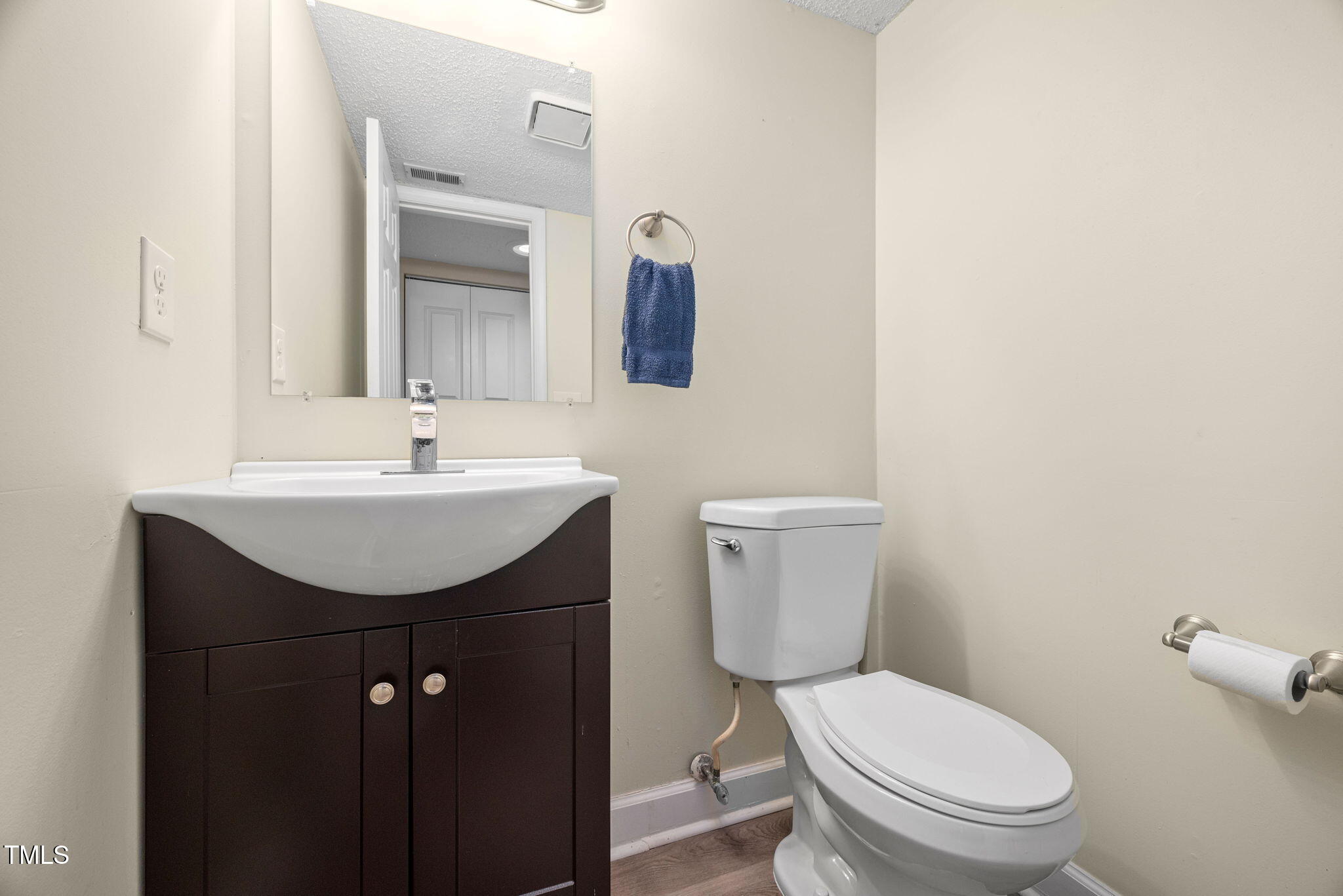 7707 Falcon Rest Circle Raleigh, NC 27615 - Photo 14 of 28 20-web-or-mls-7707-falcon-rest-cir