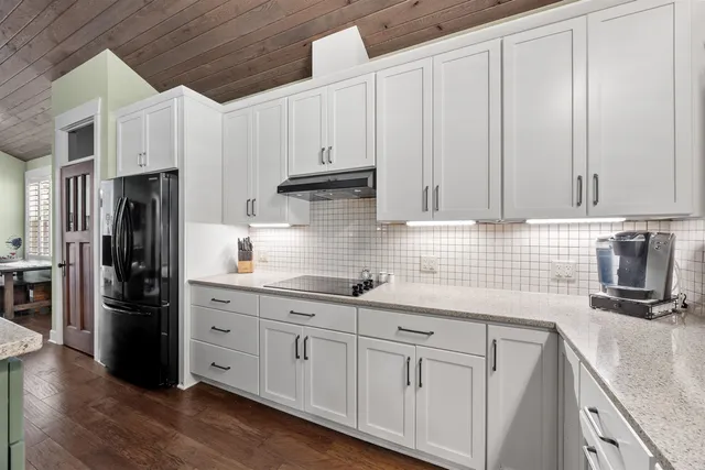 $799,000 | 8916 North Shore Drive, Amherst Junction, WI 54407