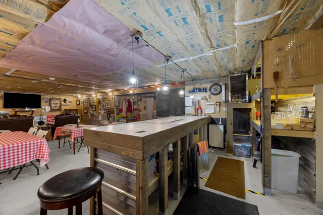 $799,000 | 8916 North Shore Drive, Amherst Junction, WI 54407