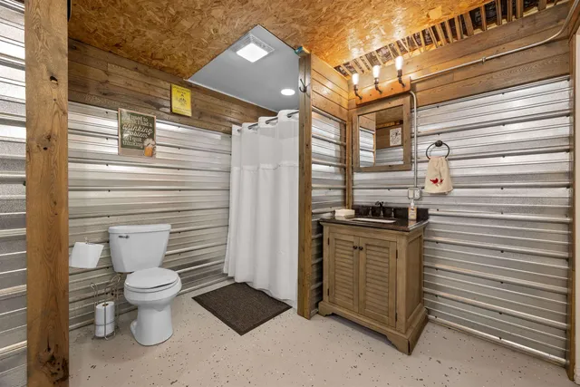 $799,000 | 8916 North Shore Drive, Amherst Junction, WI 54407