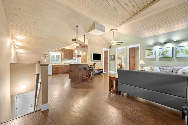 $799,000 | 8916 North Shore Drive, Amherst Junction, WI 54407