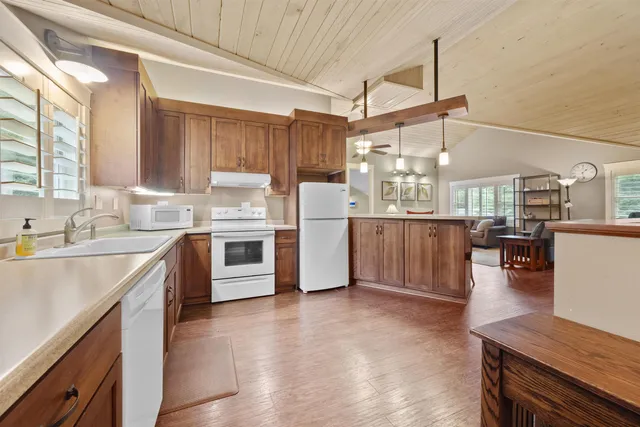 $799,000 | 8916 North Shore Drive, Amherst Junction, WI 54407