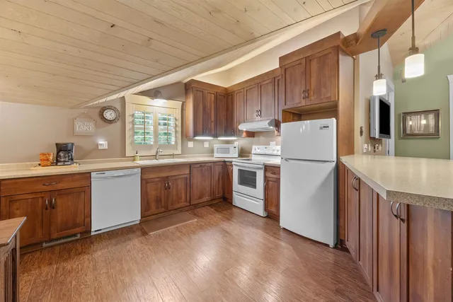 $799,000 | 8916 North Shore Drive, Amherst Junction, WI 54407