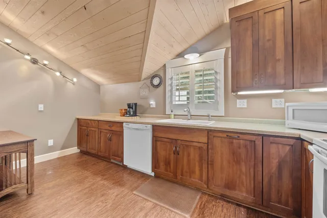 $799,000 | 8916 North Shore Drive, Amherst Junction, WI 54407