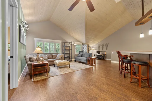 $799,000 | 8916 North Shore Drive, Amherst Junction, WI 54407