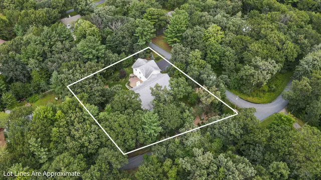 $799,000 | 8916 North Shore Drive, Amherst Junction, WI 54407