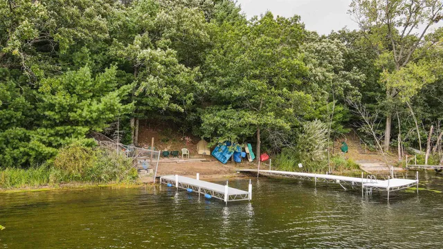 $799,000 | 8916 North Shore Drive, Amherst Junction, WI 54407