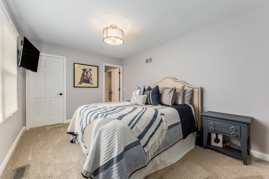 9 Stirrup Cup Court St. Charles, IL 60174 - Photo 17 of 25 Gallery Image 17