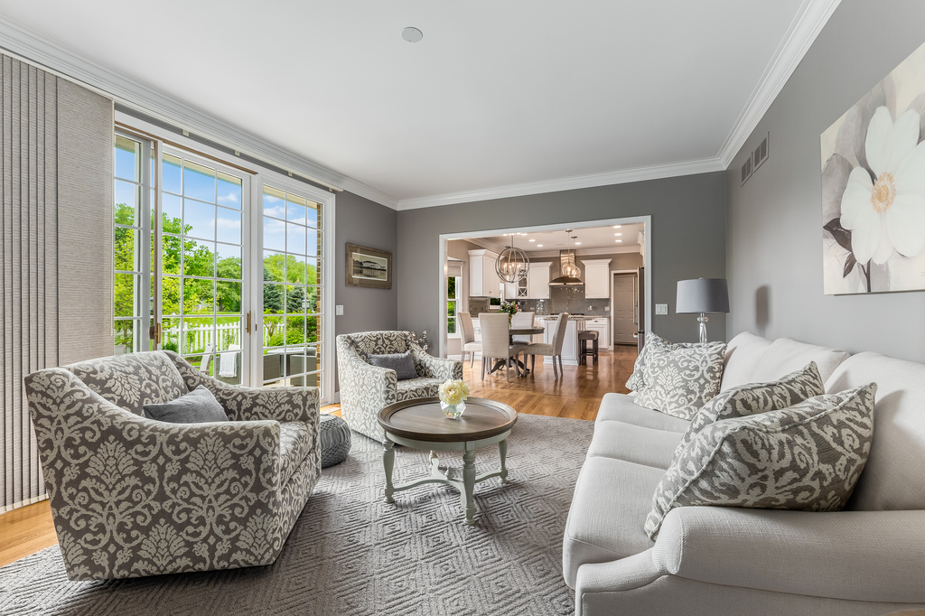 9 Stirrup Cup Court St. Charles, IL 60174 - Photo 5 of 25 Gallery Image 5