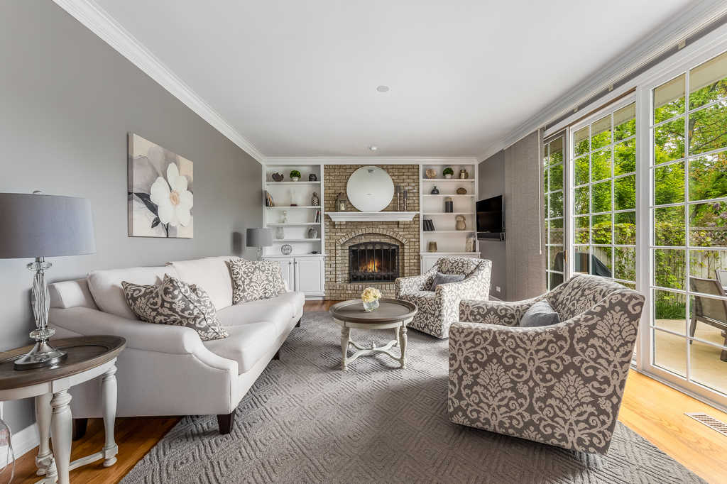 9 Stirrup Cup Court St. Charles, IL 60174 - Photo 6 of 25 Gallery Image 6