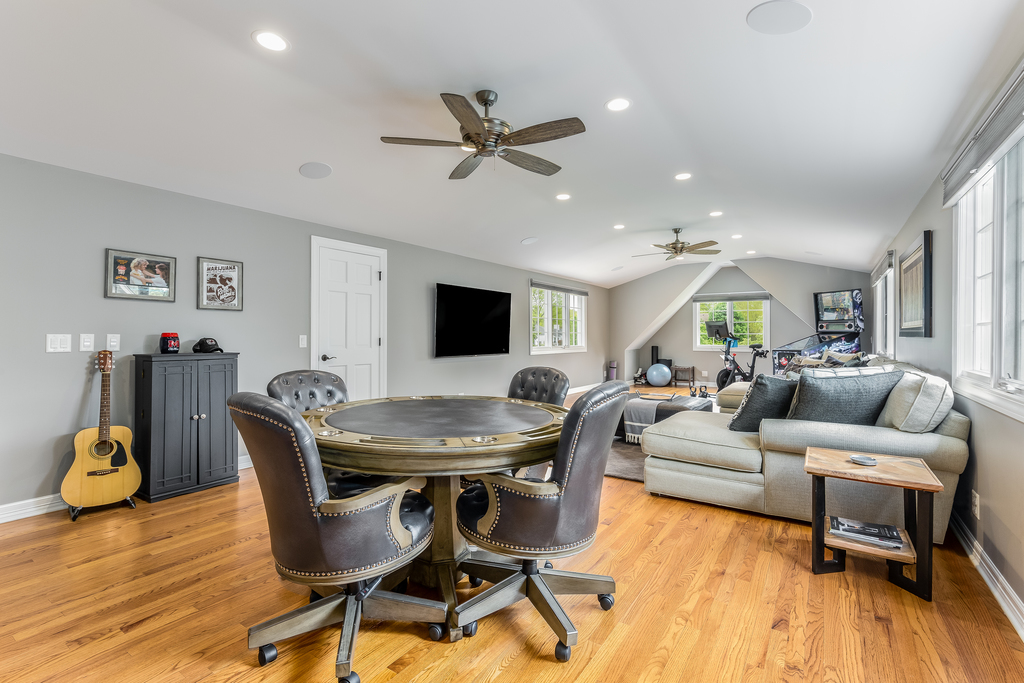 9 Stirrup Cup Court St. Charles, IL 60174 - Photo 9 of 25 Gallery Image 9