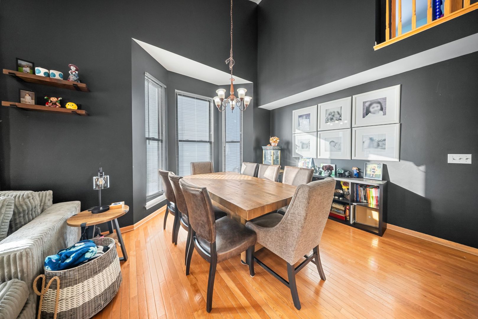 1960 Tuscany Lane Romeoville, IL 60446 - Photo 3 of 24 a dining room with furniture and window