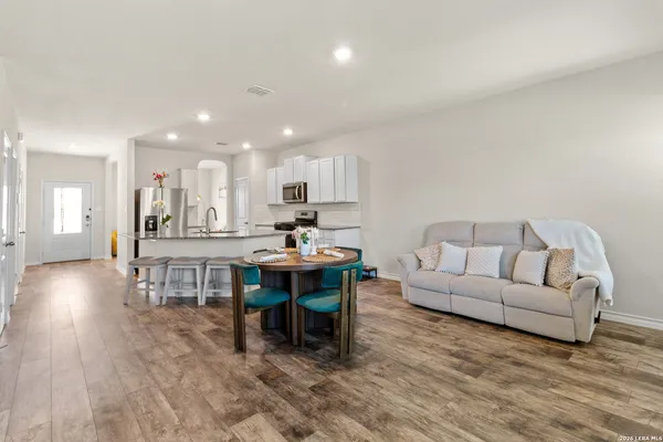 $2,800 | 4907 Theralite Trail, San Antonio, TX 78253