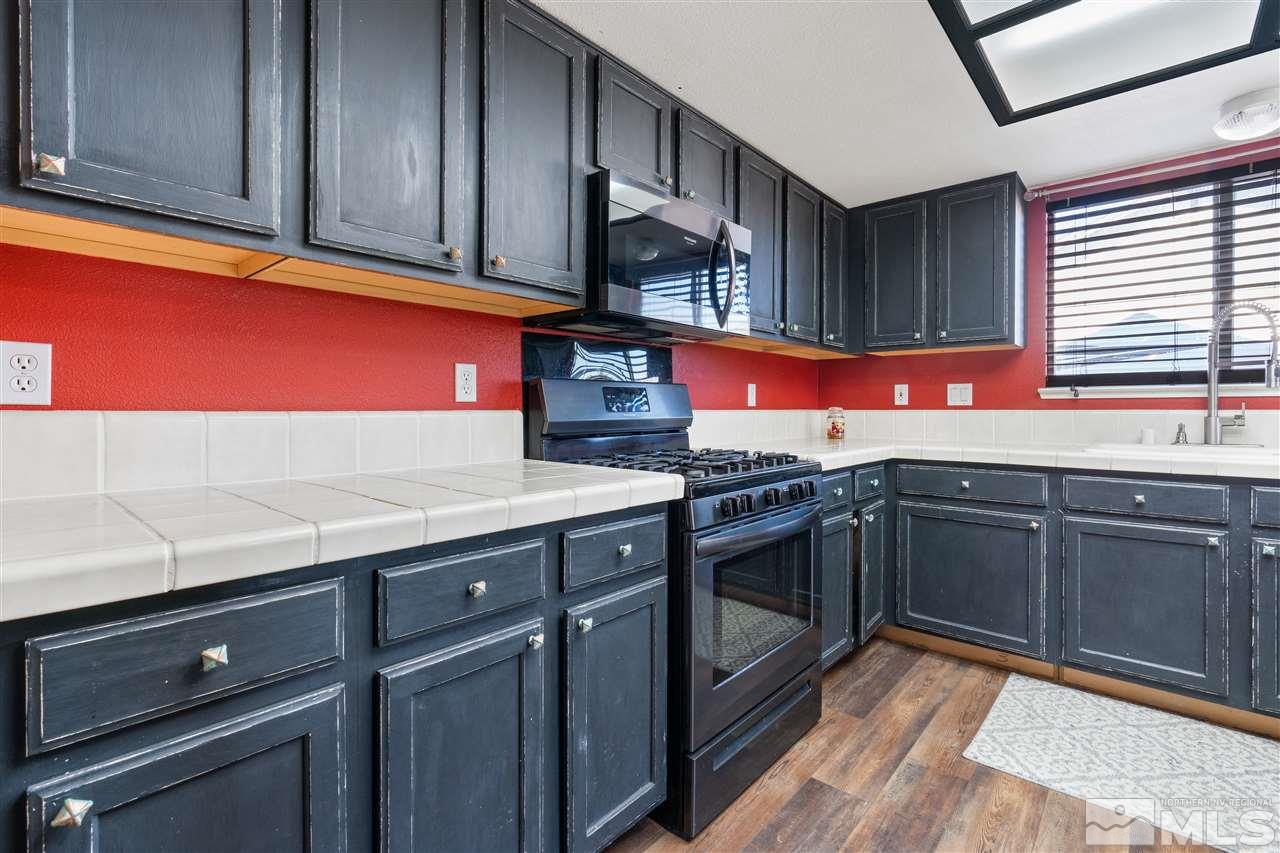 982 Rook Way Sparks, NV 89441 - Photo 11 of 38 Photo 11