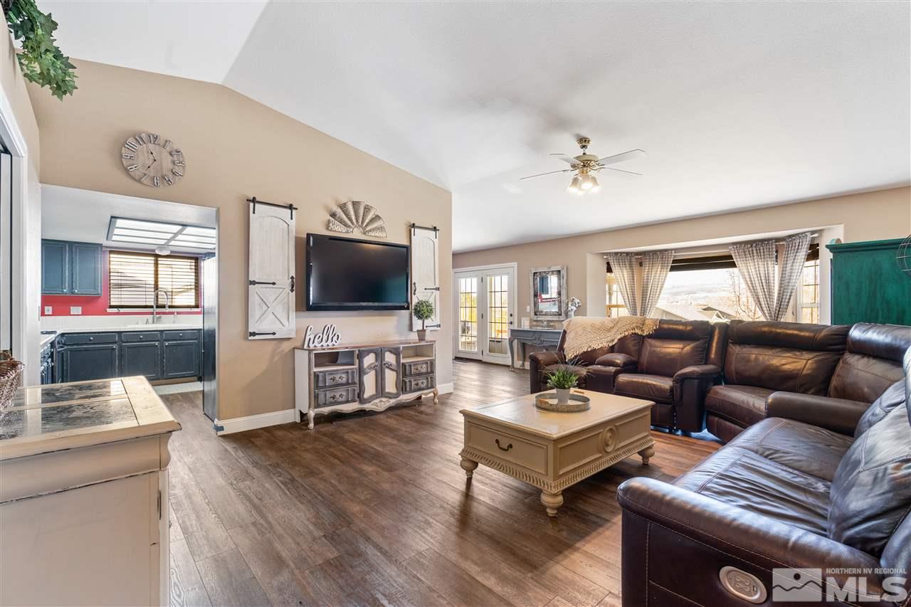 982 Rook Way Sparks, NV 89441 - Photo 7 of 38 Photo 7