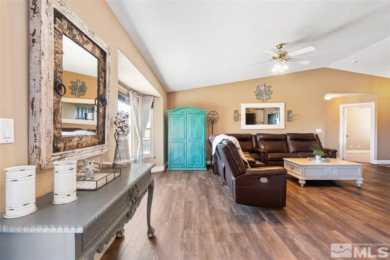 982 Rook Way Sparks, NV 89441 - Photo 8 of 38 Photo 8
