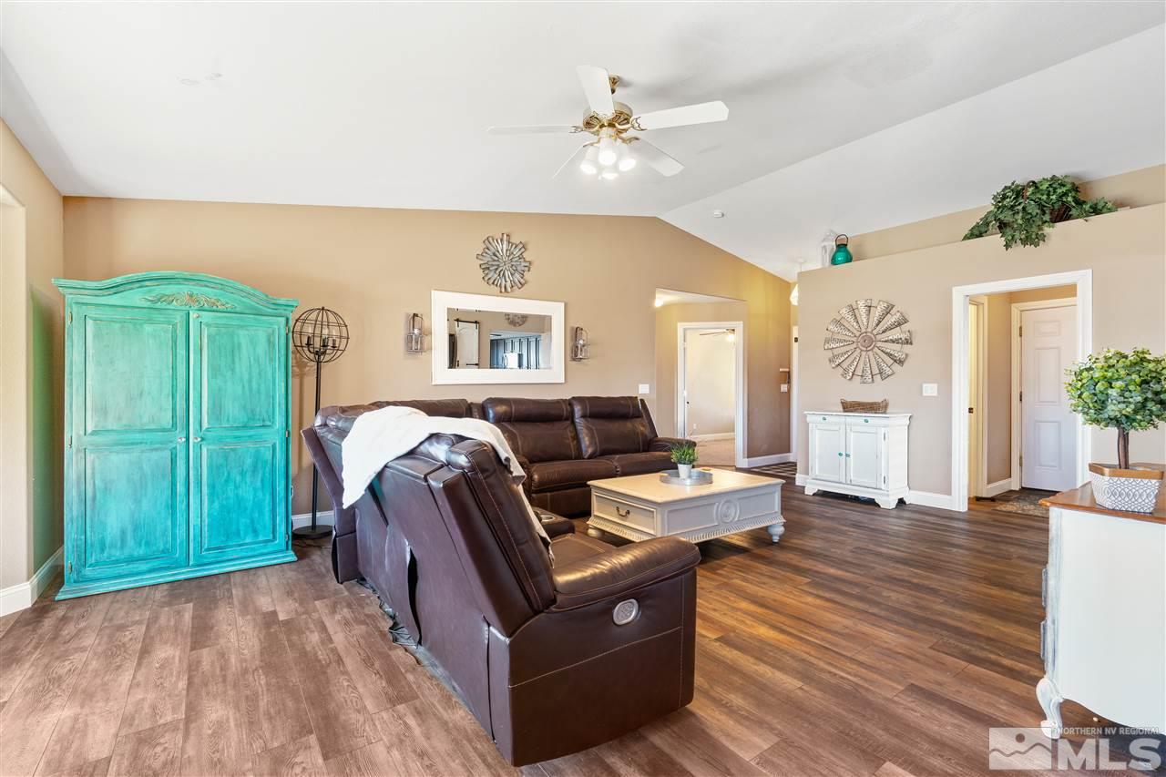 982 Rook Way Sparks, NV 89441 - Photo 9 of 38 Photo 9