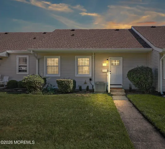 $389,900 | 153 Cours De Pasteur, Unit E, Freehold, NJ 07728