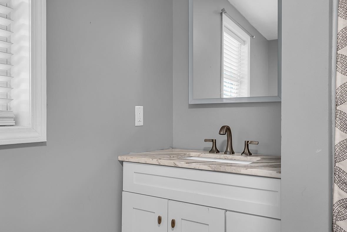 69 Greenleaf Street Manchester, NH 03103 - Photo 17 of 28 Gallery Image 17