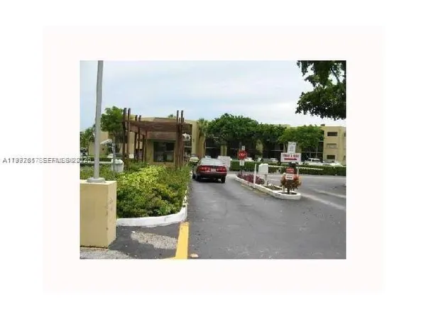 $1,800 | 8065 Southwest 107th Avenue, Unit 321, Miami, FL 33173